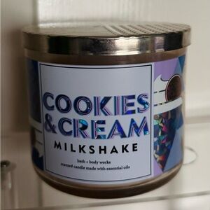 Bath and Body Works Cookies & Cream Milkshake Candle